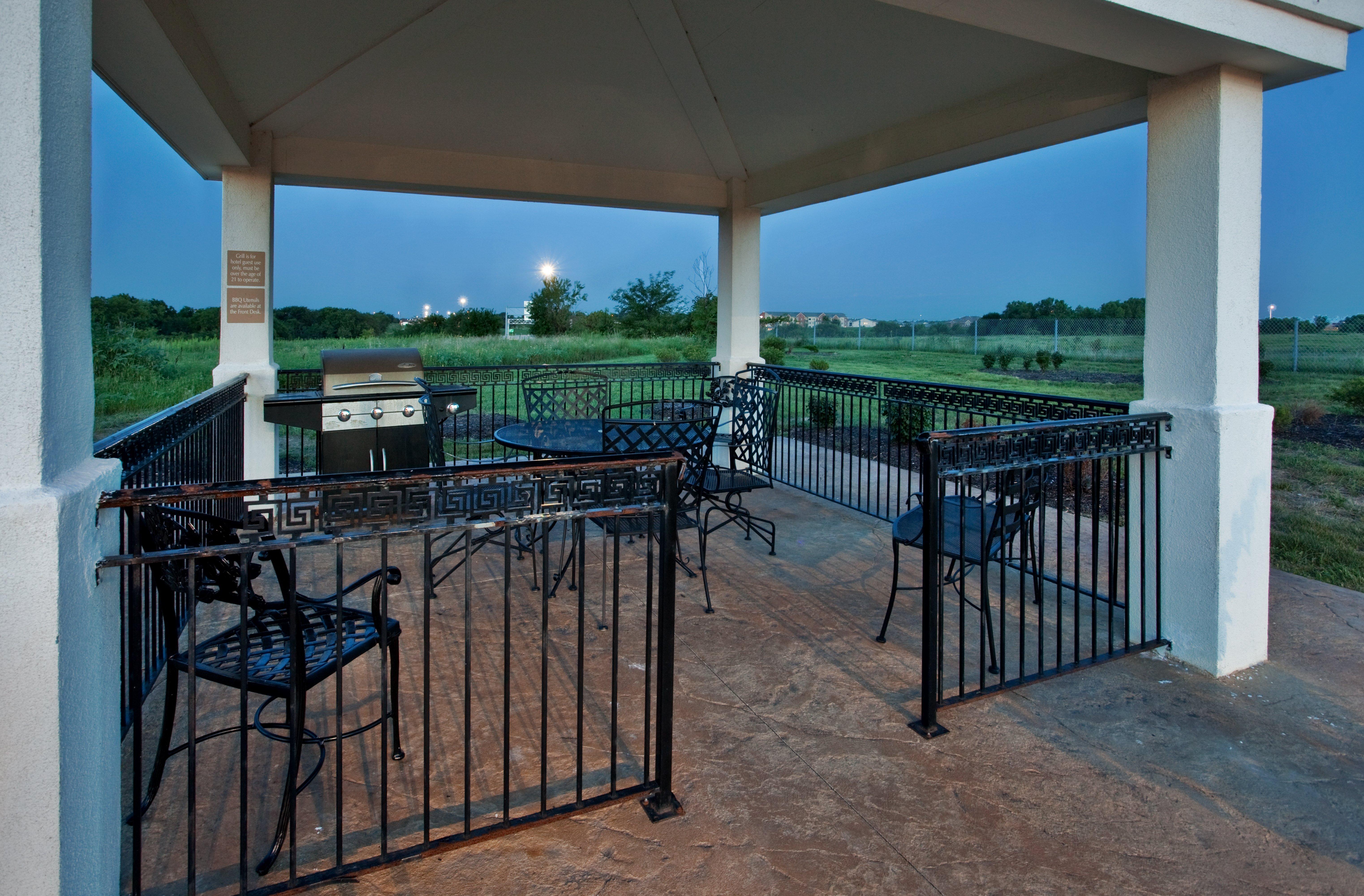 Candlewood Suites Olathe By Ihg Exterior foto