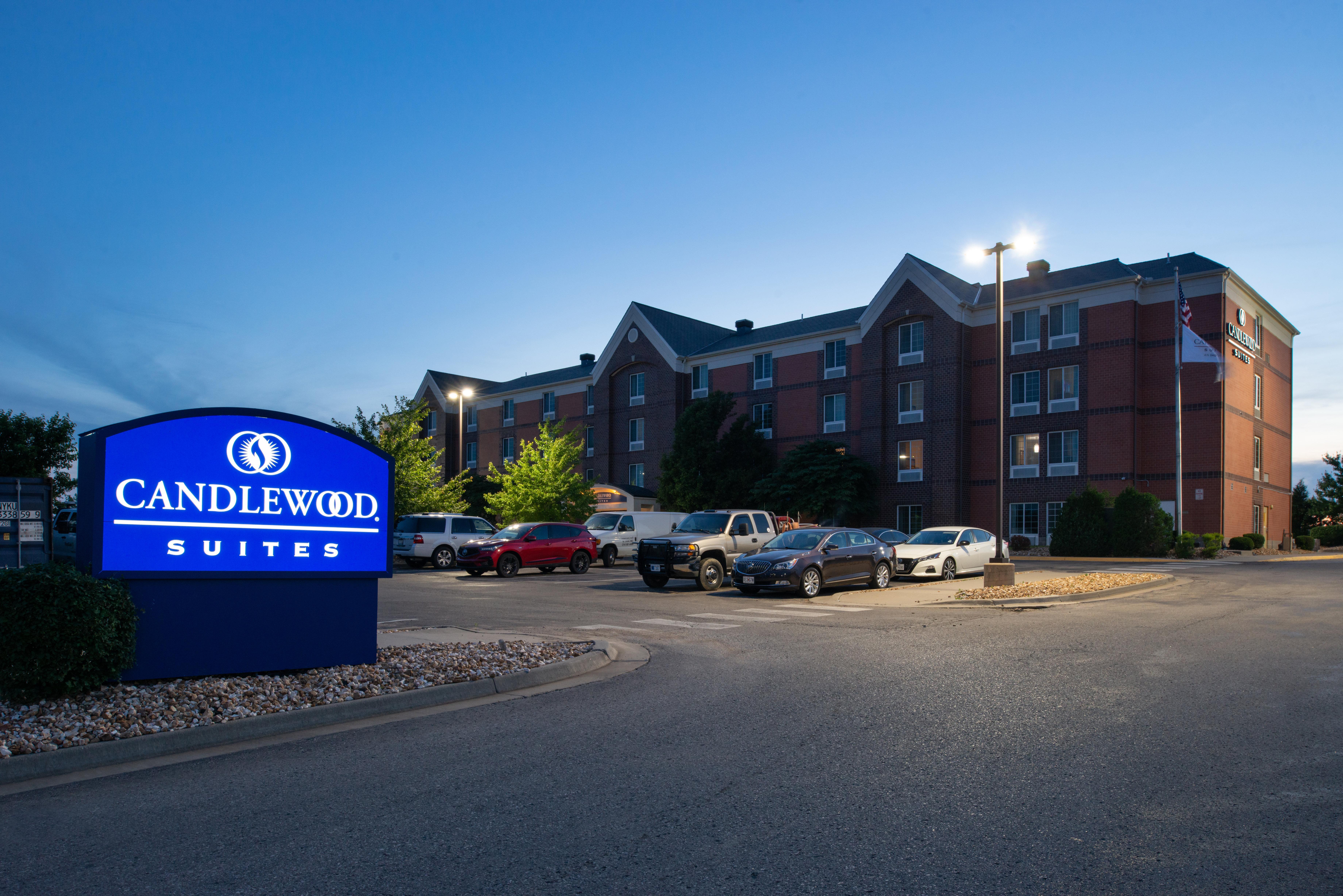 Candlewood Suites Olathe By Ihg Exterior foto